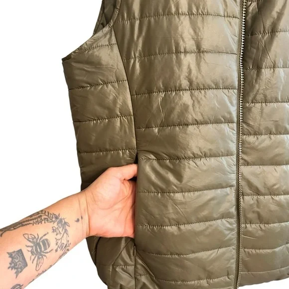 🔴5 for $40 SALE Daisy, Sleeveless, Army Green, Lightweight, Puffer Vest sz L - Picture 8 of 9